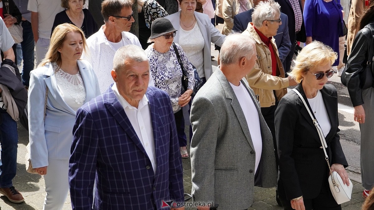 Procesja Bożego Ciała w sanktuarium pw. św. Antoniego Padewskiego [19.06.2025] - zdjęcie #10 - eOstroleka.pl