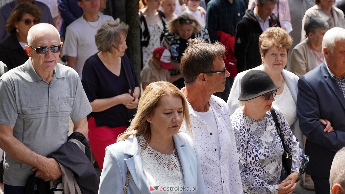 Procesja Bożego Ciała w sanktuarium pw. św. Antoniego Padewskiego [19.06.2025] - zdjęcie #9 - eOstroleka.pl