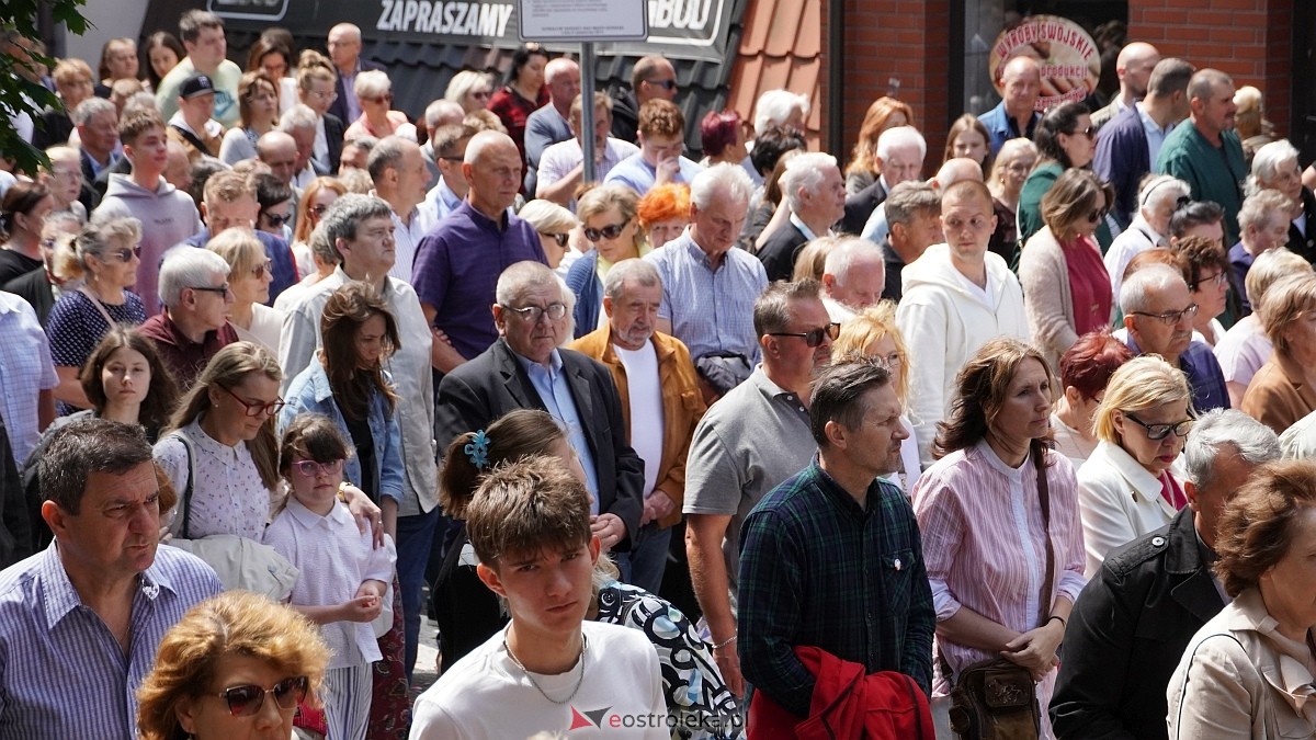 Procesja Bożego Ciała w sanktuarium pw. św. Antoniego Padewskiego [19.06.2025] - zdjęcie #4 - eOstroleka.pl