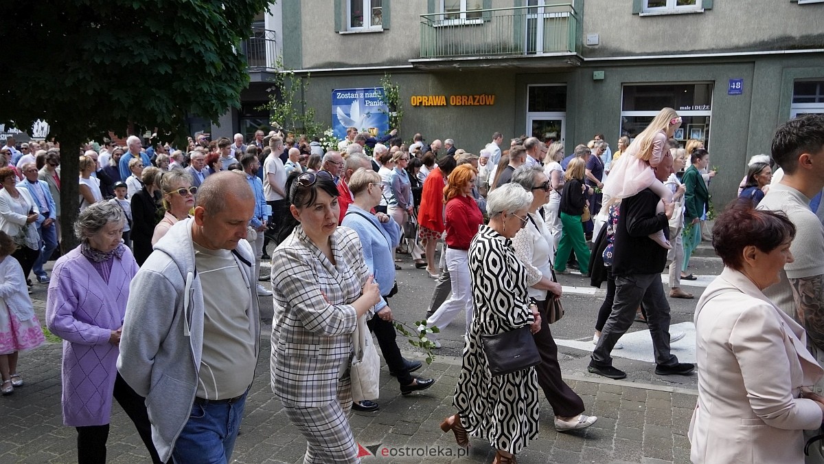 Procesja Bożego Ciała w sanktuarium pw. św. Antoniego Padewskiego [19.06.2025] - zdjęcie #2 - eOstroleka.pl