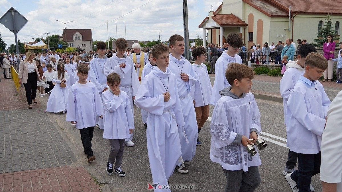 Procesja Bożego Ciała w parafii pw. NMP Królowej Rodzin [19.06.2025] - zdjęcie #173 - eOstroleka.pl