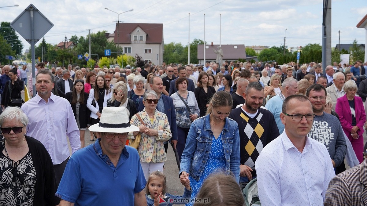 Procesja Bożego Ciała w parafii pw. NMP Królowej Rodzin [19.06.2025] - zdjęcie #103 - eOstroleka.pl
