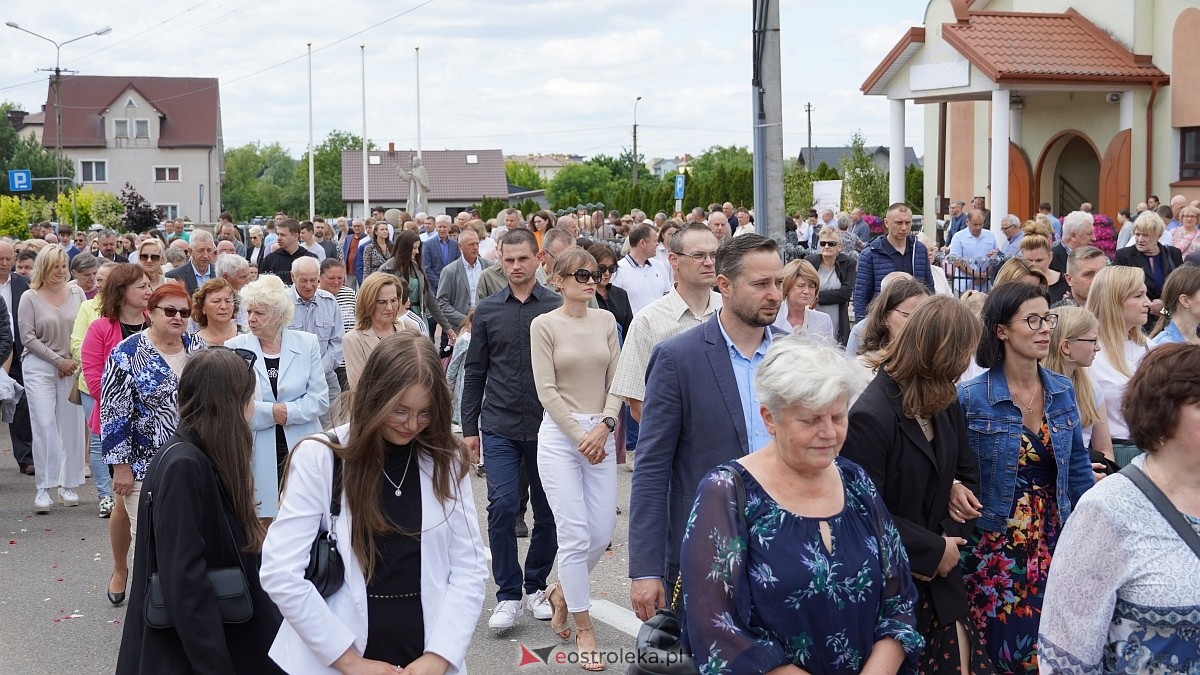 Procesja Bożego Ciała w parafii pw. NMP Królowej Rodzin [19.06.2025] - zdjęcie #82 - eOstroleka.pl