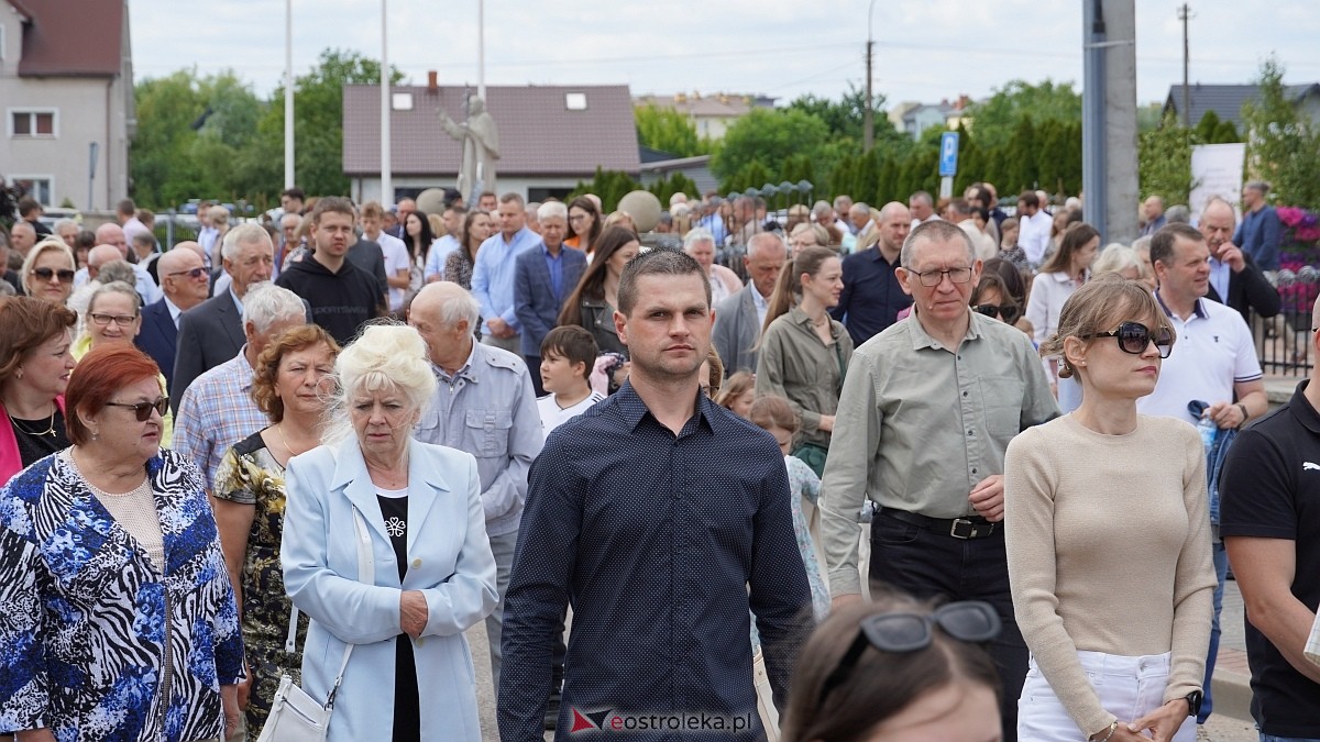 Procesja Bożego Ciała w parafii pw. NMP Królowej Rodzin [19.06.2025] - zdjęcie #76 - eOstroleka.pl