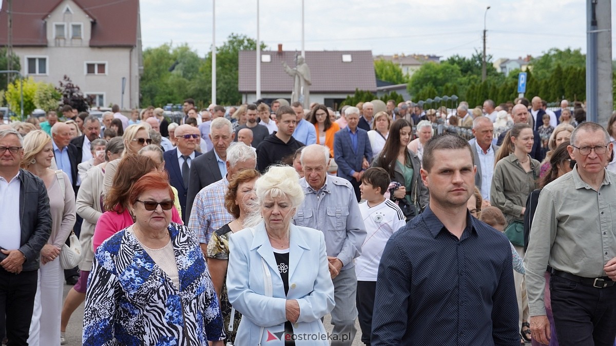 Procesja Bożego Ciała w parafii pw. NMP Królowej Rodzin [19.06.2025] - zdjęcie #73 - eOstroleka.pl