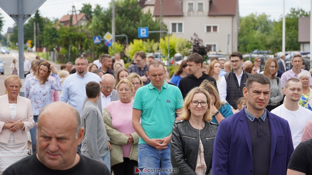 Procesja Bożego Ciała w parafii pw. NMP Królowej Rodzin [19.06.2025] - zdjęcie #39 - eOstroleka.pl