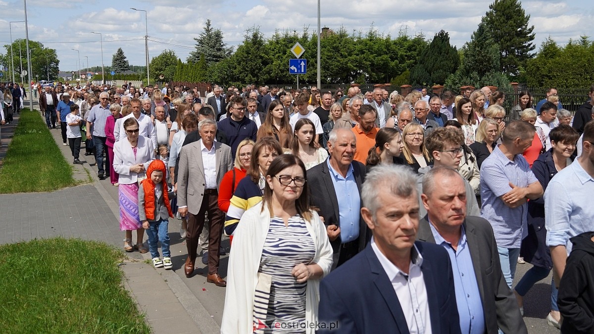 Procesja Bożego Ciała w parafii pw. NMP Królowej Rodzin [19.06.2025] - zdjęcie #26 - eOstroleka.pl