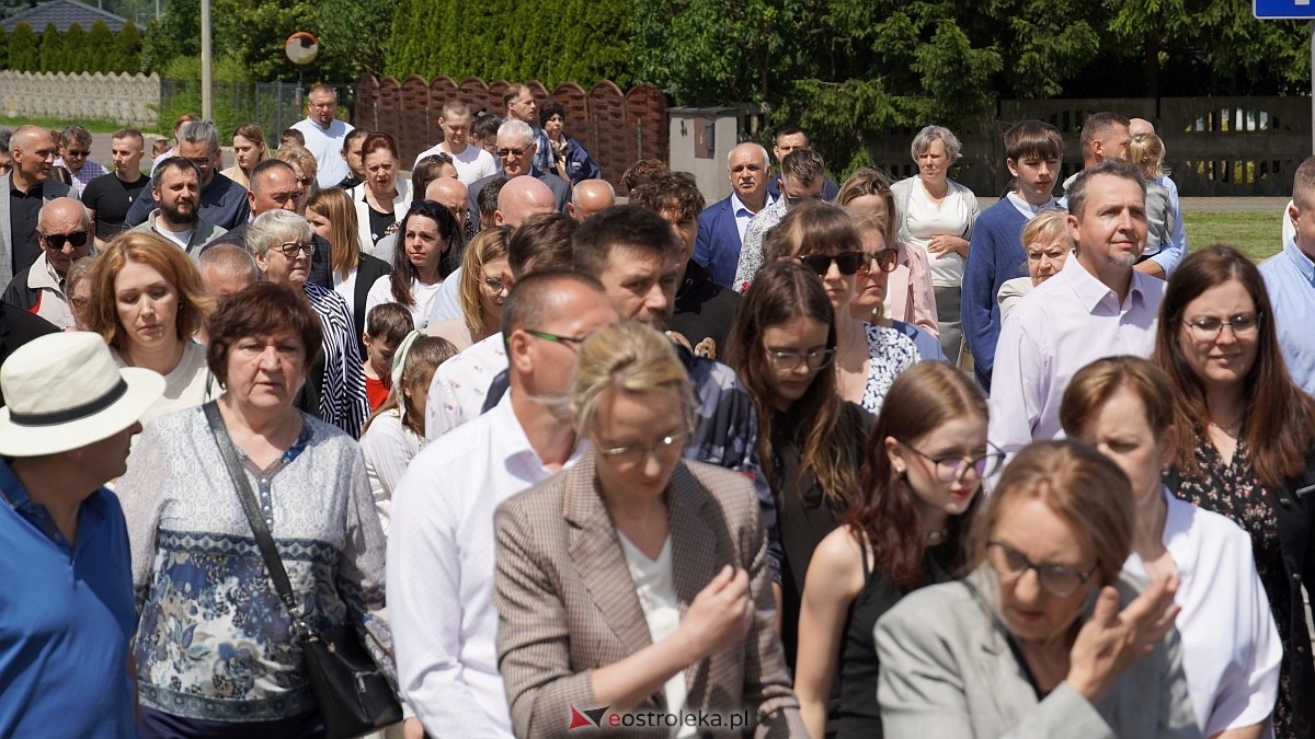 Procesja Bożego Ciała w parafii pw. NMP Królowej Rodzin [19.06.2025] - zdjęcie #9 - eOstroleka.pl