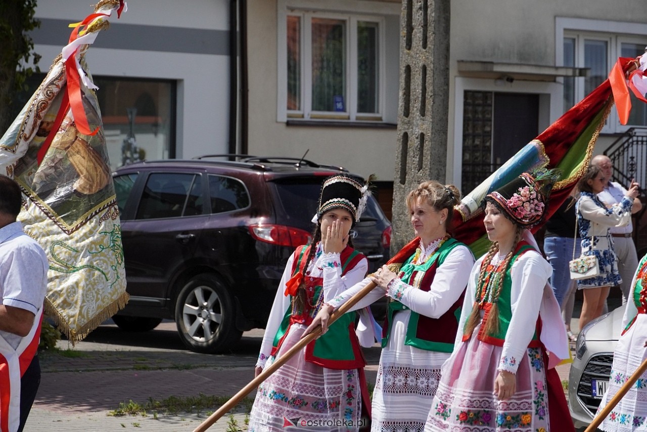 Kurpiowska procesja Bożego Ciała w Myszyńcu [19.06.2025] - zdjęcie #237 - eOstroleka.pl