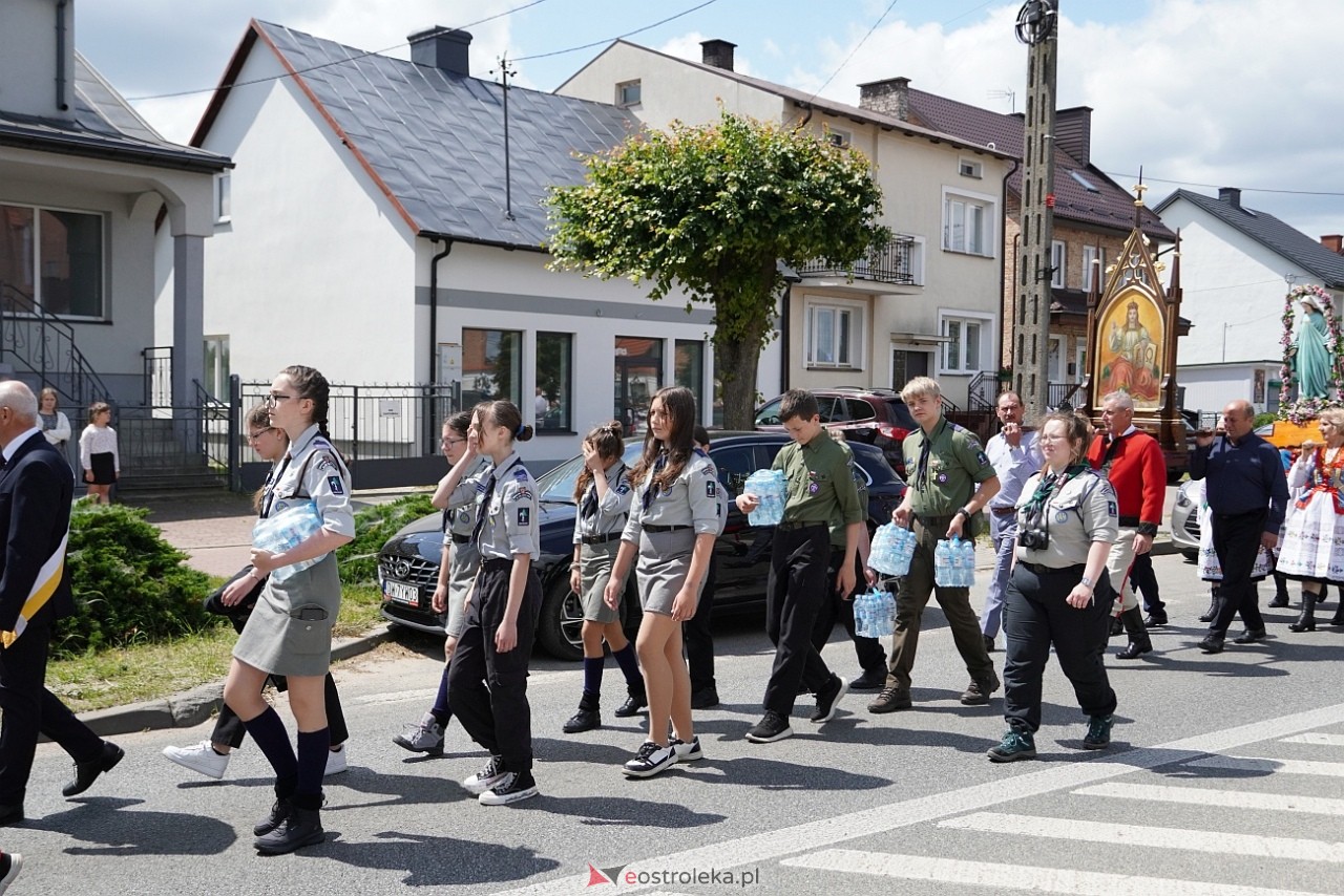 Kurpiowska procesja Bożego Ciała w Myszyńcu [19.06.2025] - zdjęcie #229 - eOstroleka.pl