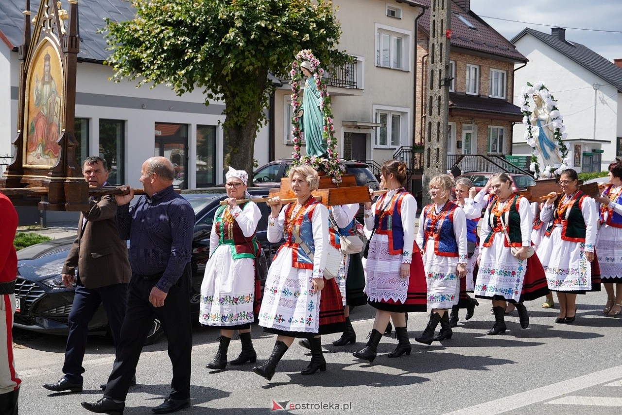 Kurpiowska procesja Bożego Ciała w Myszyńcu [19.06.2025] - zdjęcie #223 - eOstroleka.pl