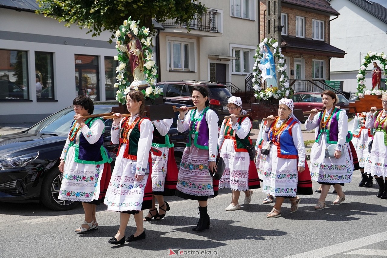 Kurpiowska procesja Bożego Ciała w Myszyńcu [19.06.2025] - zdjęcie #219 - eOstroleka.pl