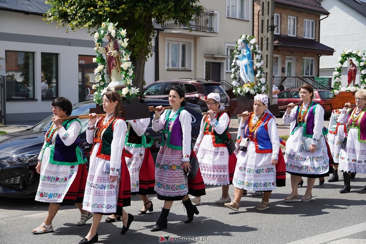 Kurpiowska procesja Bożego Ciała w Myszyńcu [19.06.2025] - zdjęcie #218 - eOstroleka.pl