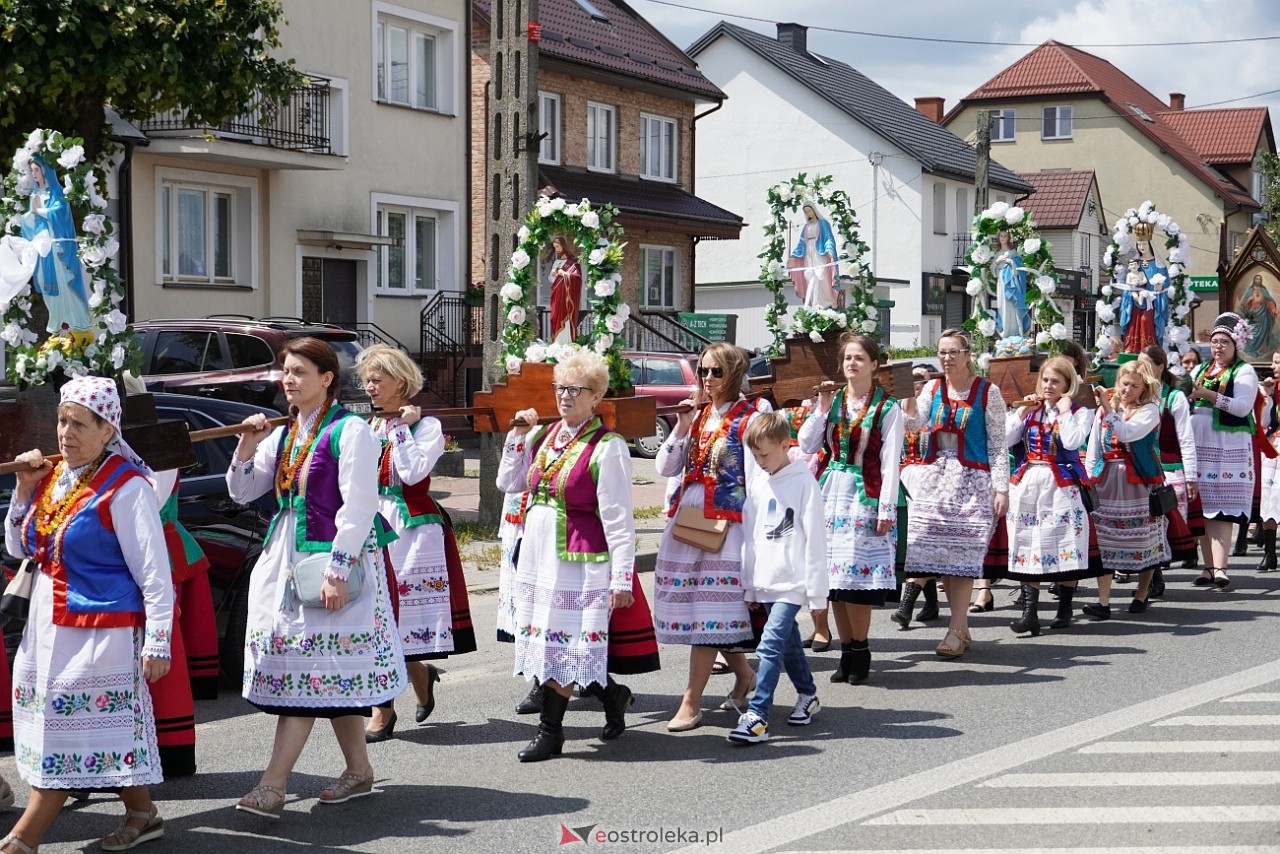 Kurpiowska procesja Bożego Ciała w Myszyńcu [19.06.2025] - zdjęcie #216 - eOstroleka.pl