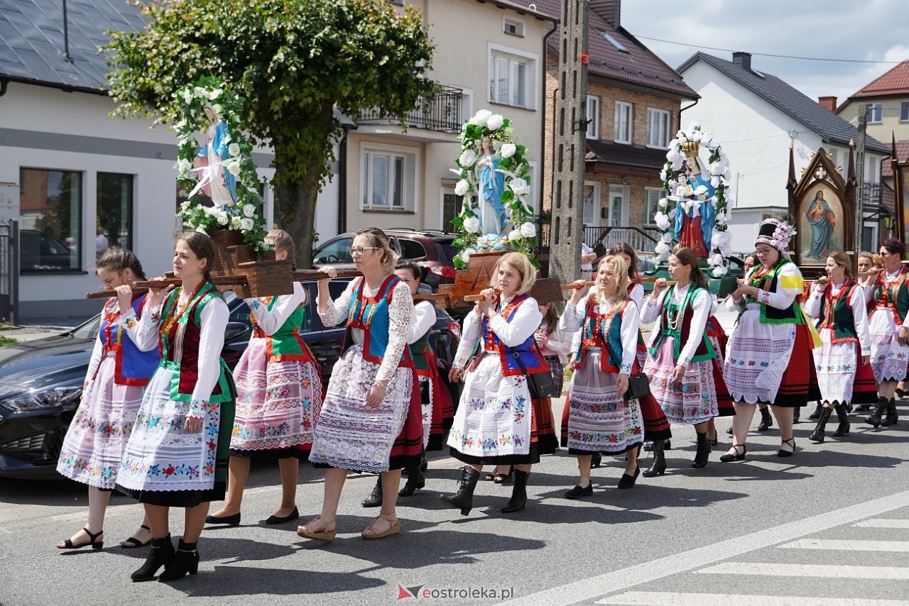 Kurpiowska procesja Bożego Ciała w Myszyńcu [19.06.2025] - zdjęcie #209 - eOstroleka.pl