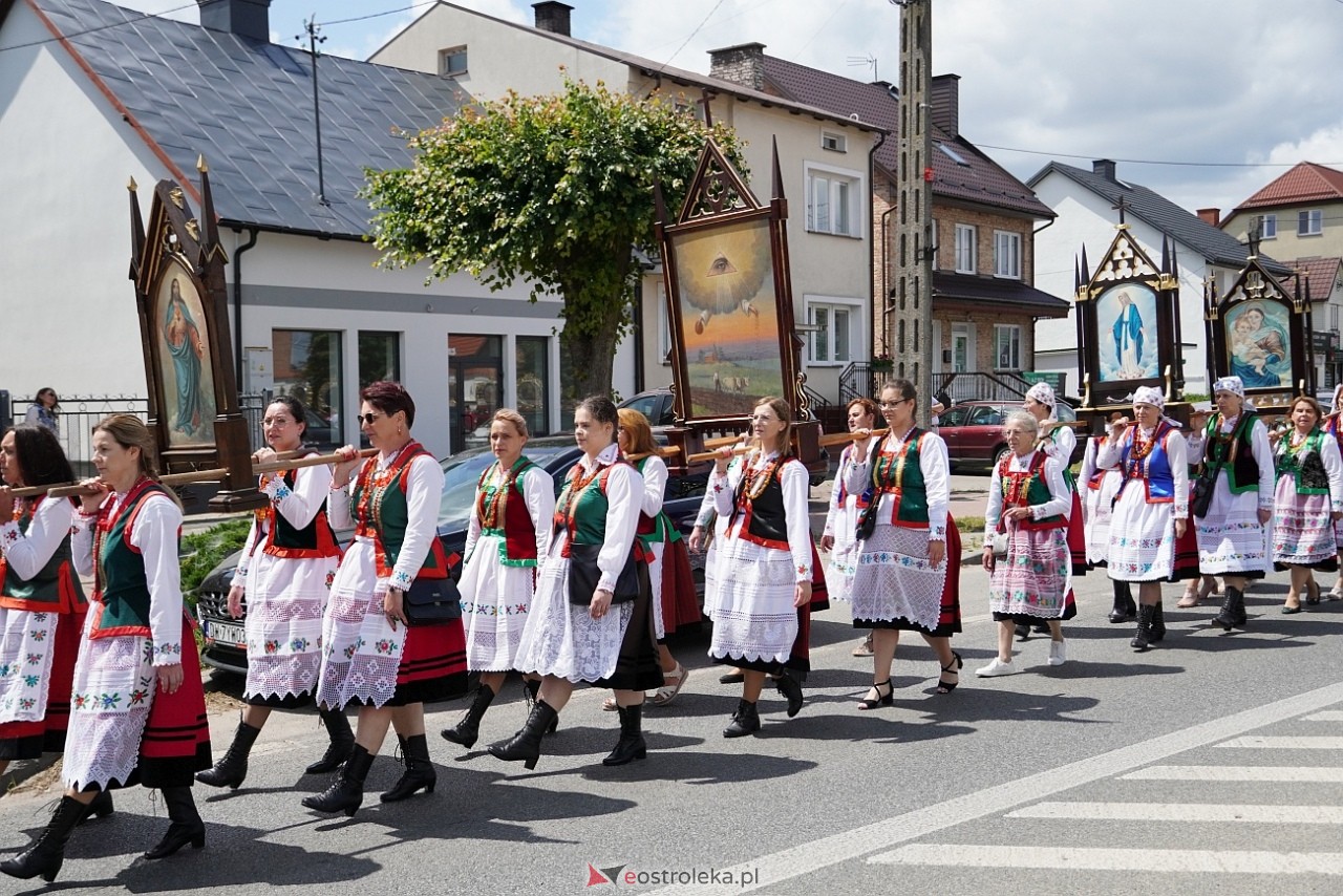 Kurpiowska procesja Bożego Ciała w Myszyńcu [19.06.2025] - zdjęcie #203 - eOstroleka.pl
