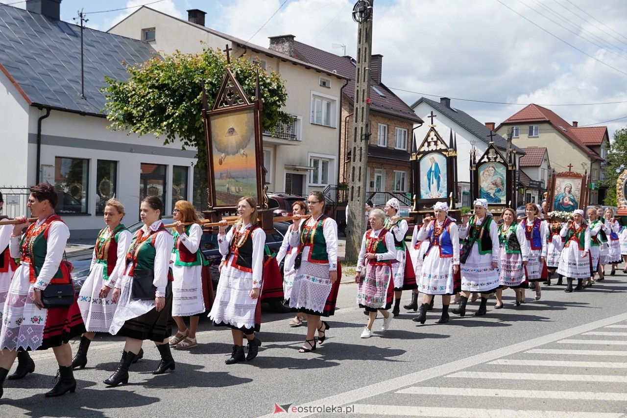 Kurpiowska procesja Bożego Ciała w Myszyńcu [19.06.2025] - zdjęcie #202 - eOstroleka.pl