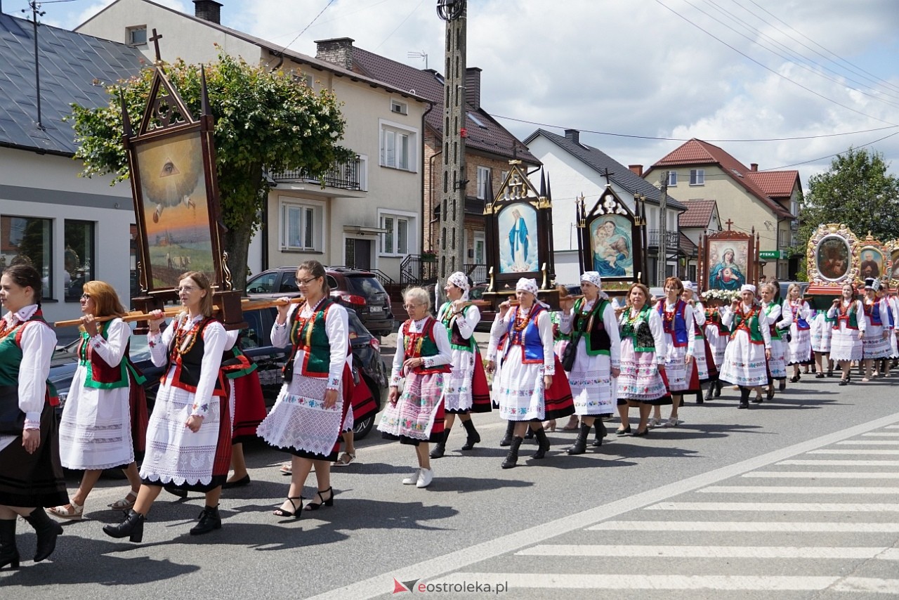Kurpiowska procesja Bożego Ciała w Myszyńcu [19.06.2025] - zdjęcie #201 - eOstroleka.pl
