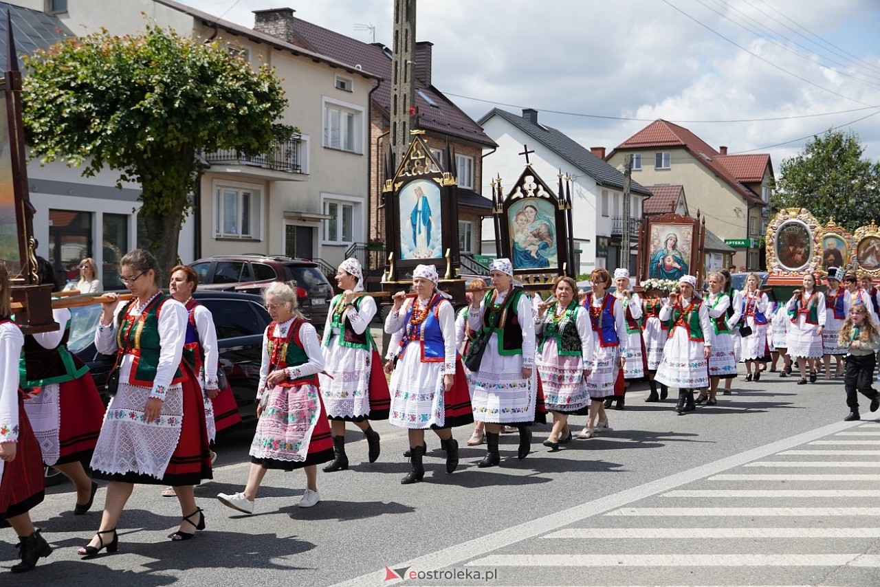 Kurpiowska procesja Bożego Ciała w Myszyńcu [19.06.2025] - zdjęcie #200 - eOstroleka.pl