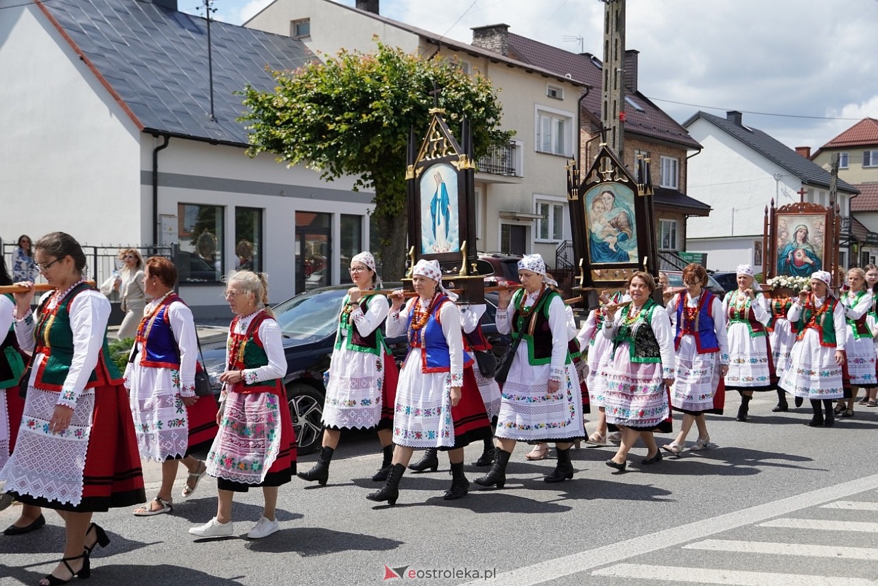 Kurpiowska procesja Bożego Ciała w Myszyńcu [19.06.2025] - zdjęcie #197 - eOstroleka.pl