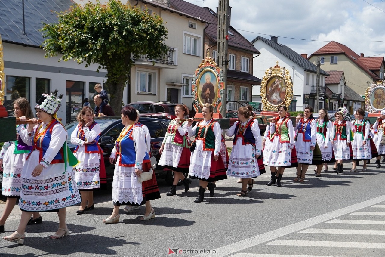 Kurpiowska procesja Bożego Ciała w Myszyńcu [19.06.2025] - zdjęcie #189 - eOstroleka.pl