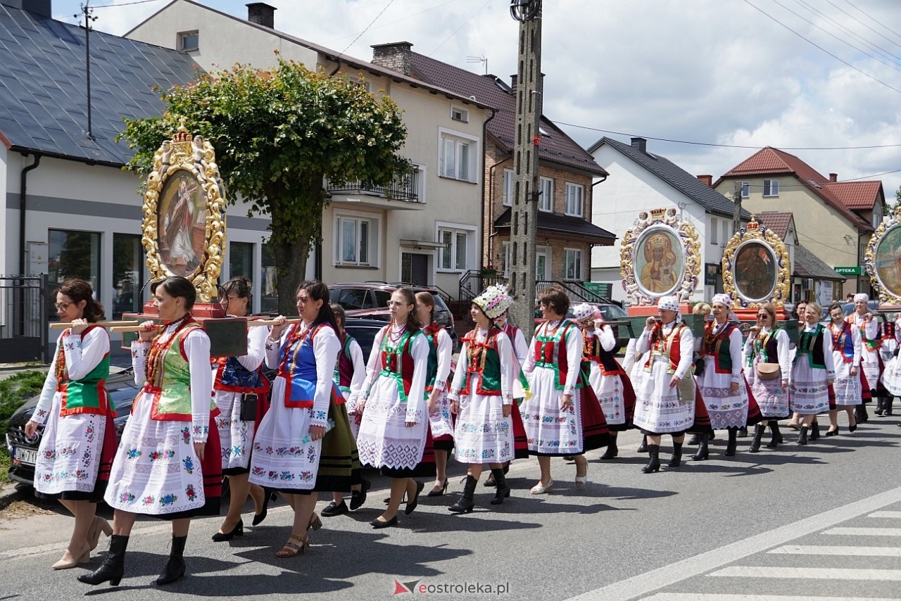 Kurpiowska procesja Bożego Ciała w Myszyńcu [19.06.2025] - zdjęcie #183 - eOstroleka.pl