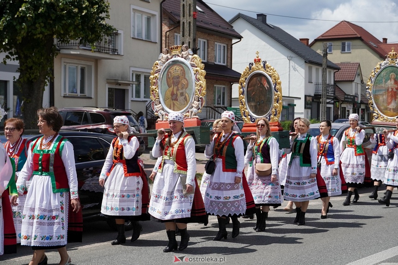Kurpiowska procesja Bożego Ciała w Myszyńcu [19.06.2025] - zdjęcie #180 - eOstroleka.pl