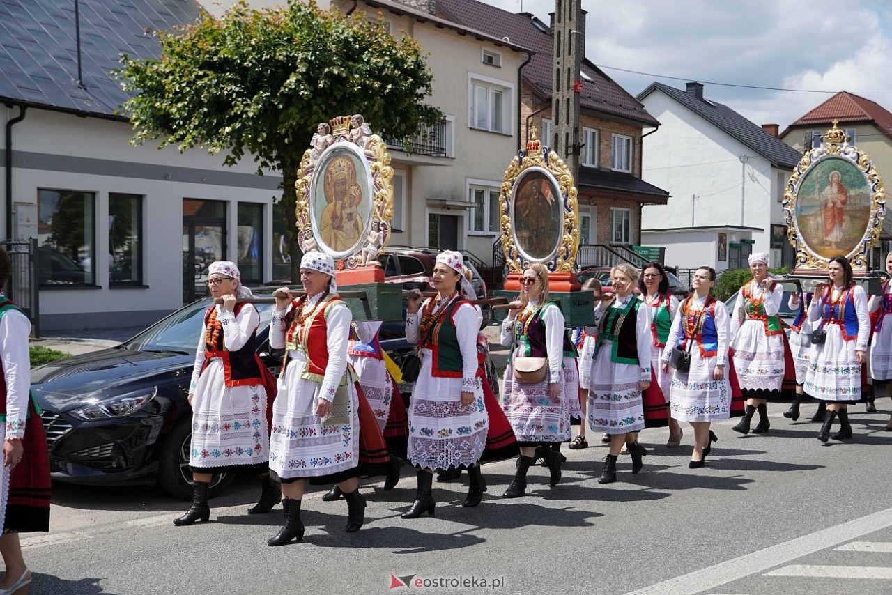 Kurpiowska procesja Bożego Ciała w Myszyńcu [19.06.2025] - zdjęcie #177 - eOstroleka.pl