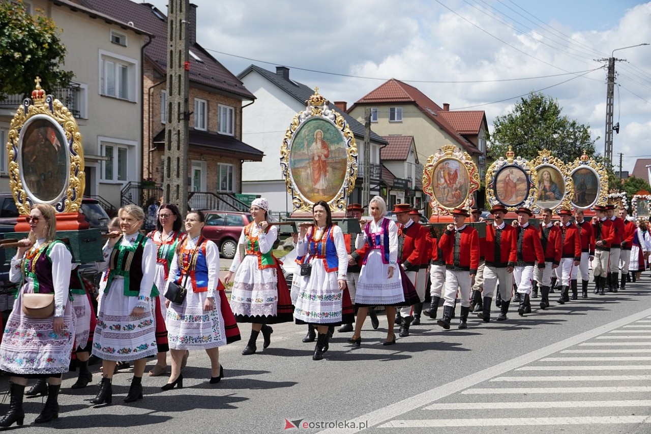 Kurpiowska procesja Bożego Ciała w Myszyńcu [19.06.2025] - zdjęcie #175 - eOstroleka.pl