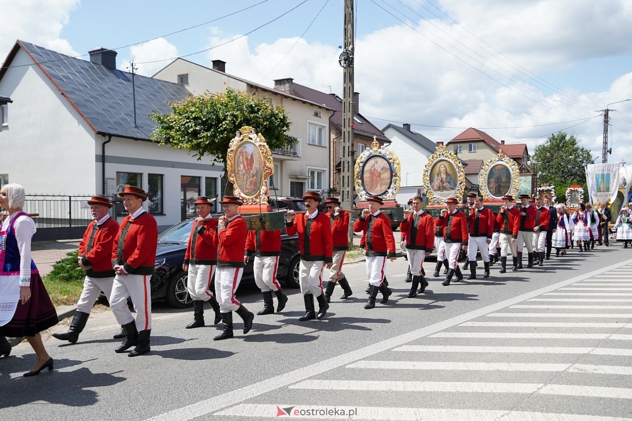 Kurpiowska procesja Bożego Ciała w Myszyńcu [19.06.2025] - zdjęcie #161 - eOstroleka.pl