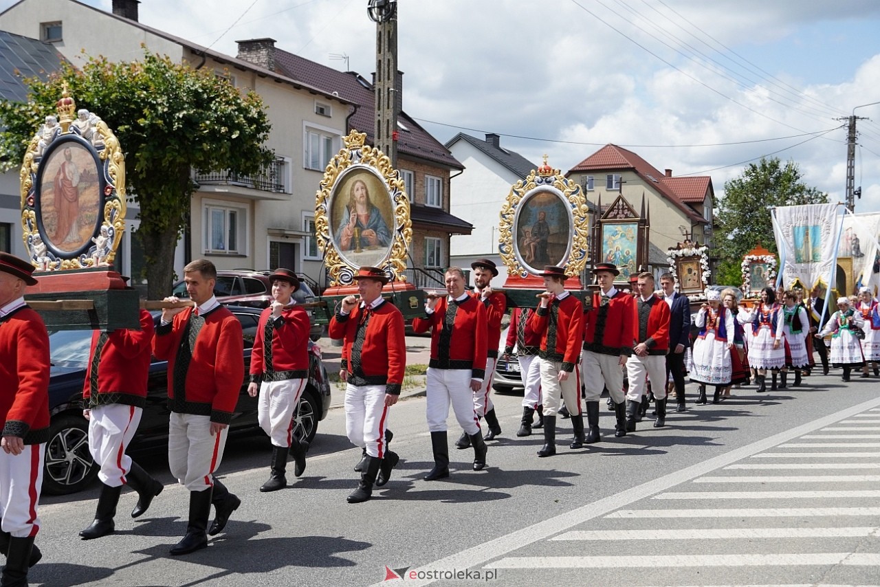 Kurpiowska procesja Bożego Ciała w Myszyńcu [19.06.2025] - zdjęcie #159 - eOstroleka.pl