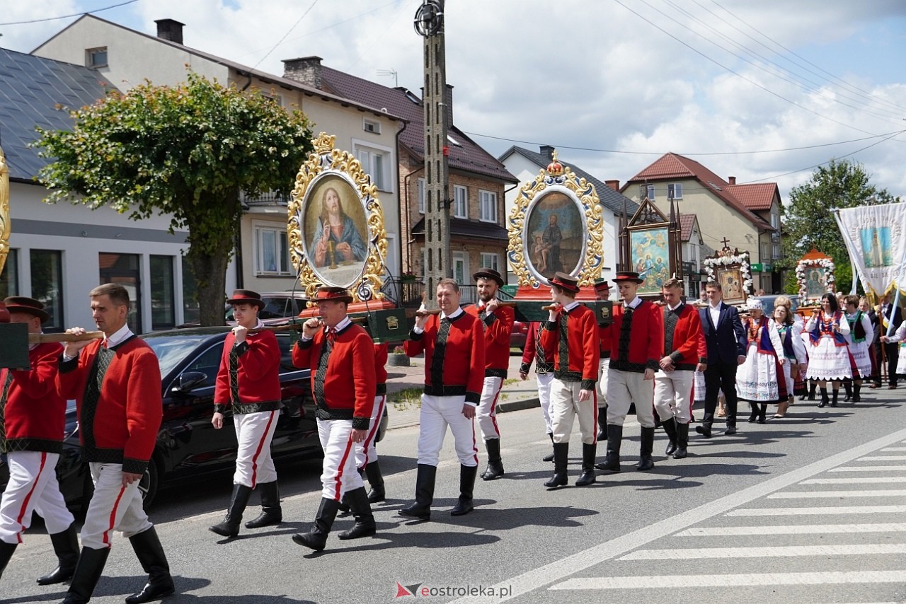 Kurpiowska procesja Bożego Ciała w Myszyńcu [19.06.2025] - zdjęcie #158 - eOstroleka.pl