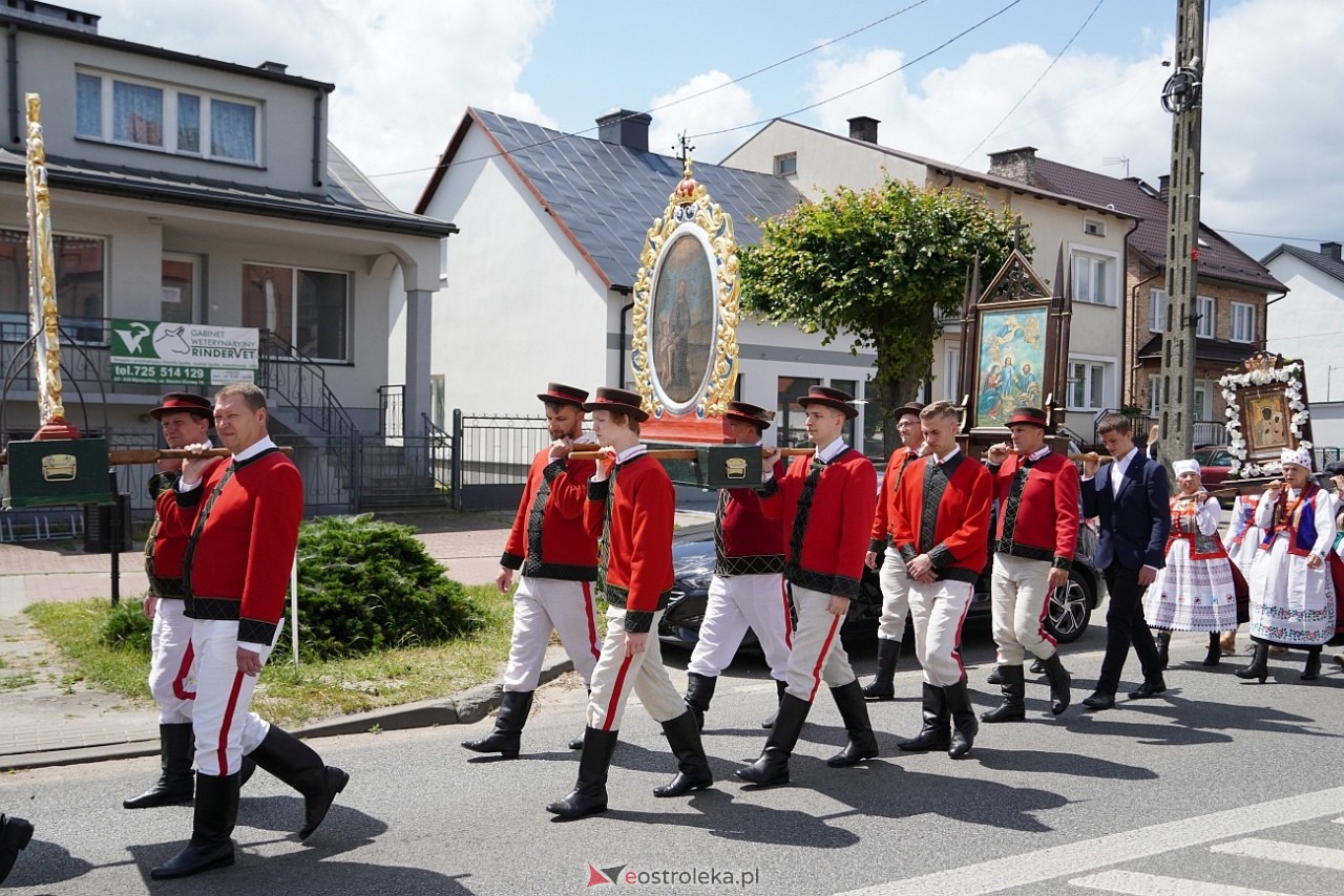 Kurpiowska procesja Bożego Ciała w Myszyńcu [19.06.2025] - zdjęcie #156 - eOstroleka.pl