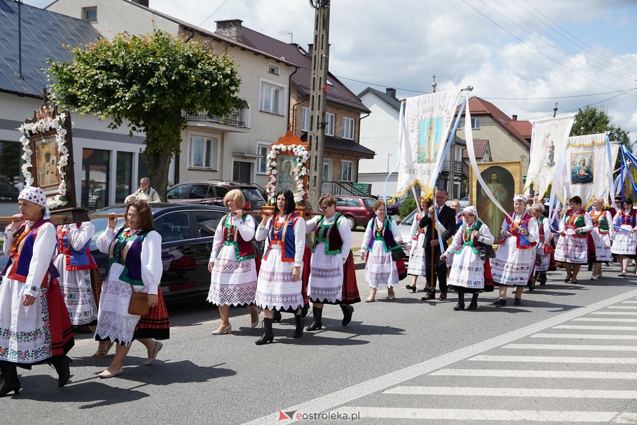 Kurpiowska procesja Bożego Ciała w Myszyńcu [19.06.2025] - zdjęcie #153 - eOstroleka.pl