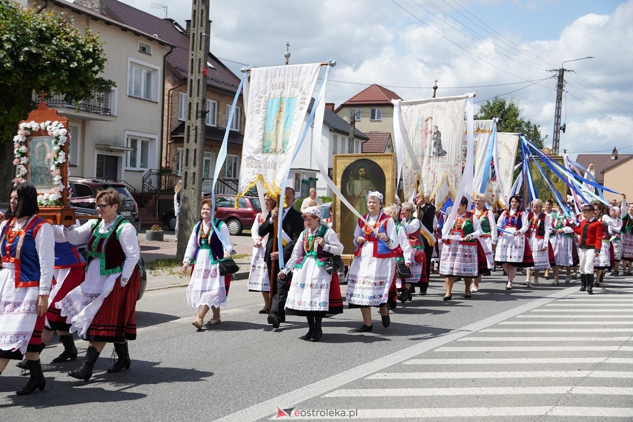 Kurpiowska procesja Bożego Ciała w Myszyńcu [19.06.2025] - zdjęcie #151 - eOstroleka.pl