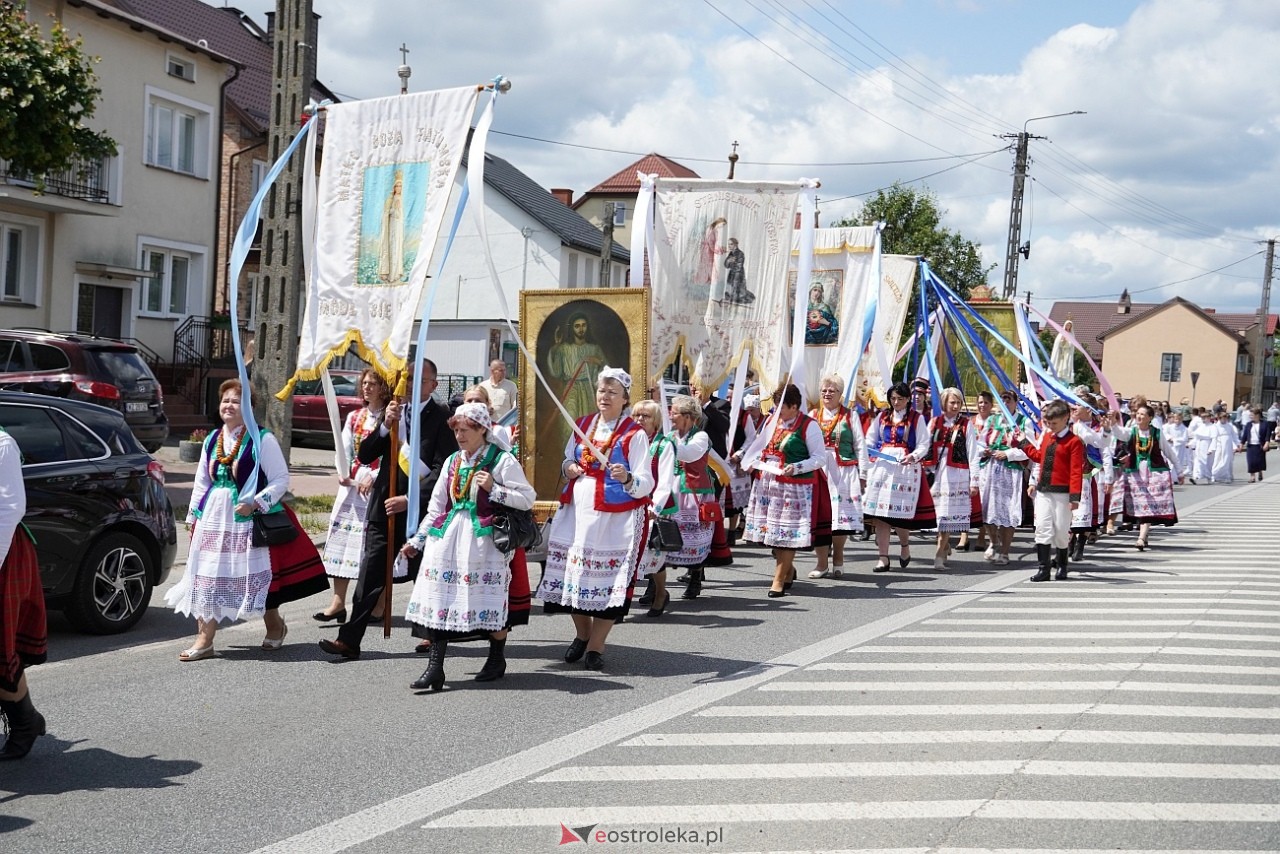 Kurpiowska procesja Bożego Ciała w Myszyńcu [19.06.2025] - zdjęcie #150 - eOstroleka.pl