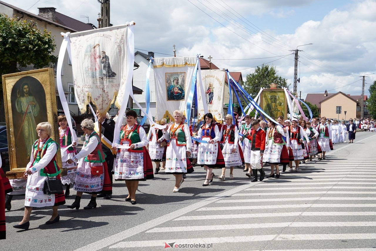 Kurpiowska procesja Bożego Ciała w Myszyńcu [19.06.2025] - zdjęcie #147 - eOstroleka.pl