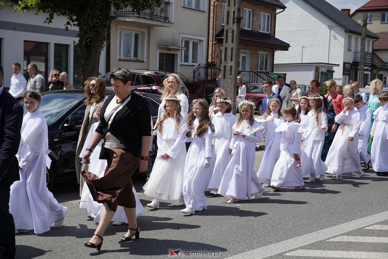 Kurpiowska procesja Bożego Ciała w Myszyńcu [19.06.2025] - zdjęcie #131 - eOstroleka.pl
