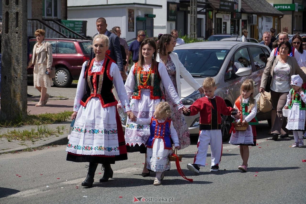 Kurpiowska procesja Bożego Ciała w Myszyńcu [19.06.2025] - zdjęcie #127 - eOstroleka.pl