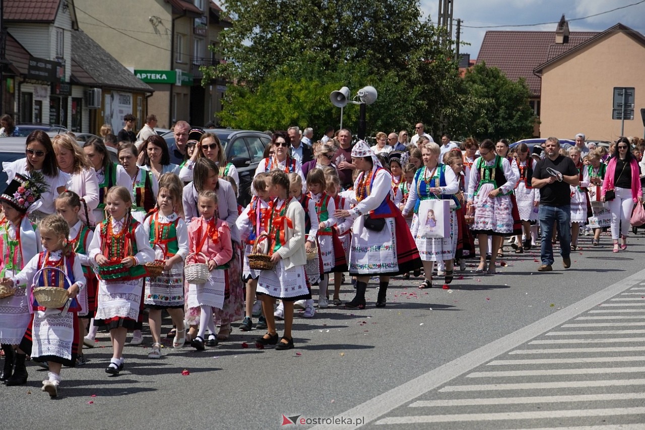 Kurpiowska procesja Bożego Ciała w Myszyńcu [19.06.2025] - zdjęcie #122 - eOstroleka.pl