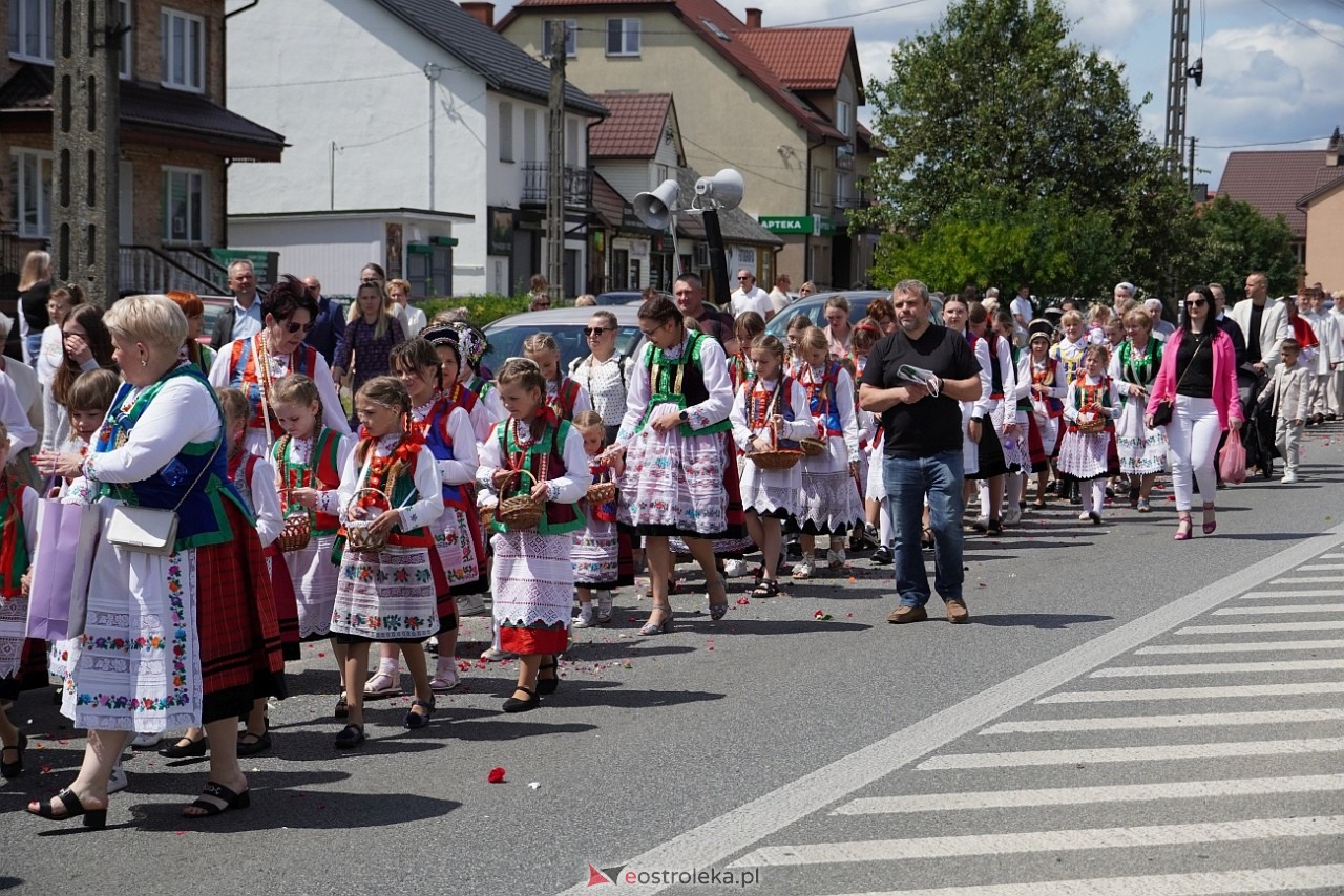 Kurpiowska procesja Bożego Ciała w Myszyńcu [19.06.2025] - zdjęcie #114 - eOstroleka.pl