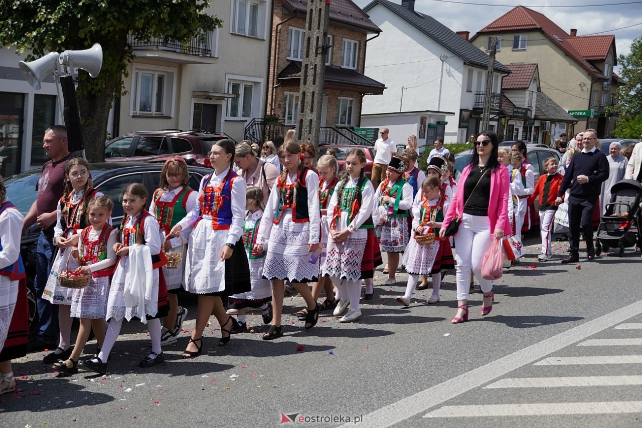 Kurpiowska procesja Bożego Ciała w Myszyńcu [19.06.2025] - zdjęcie #104 - eOstroleka.pl