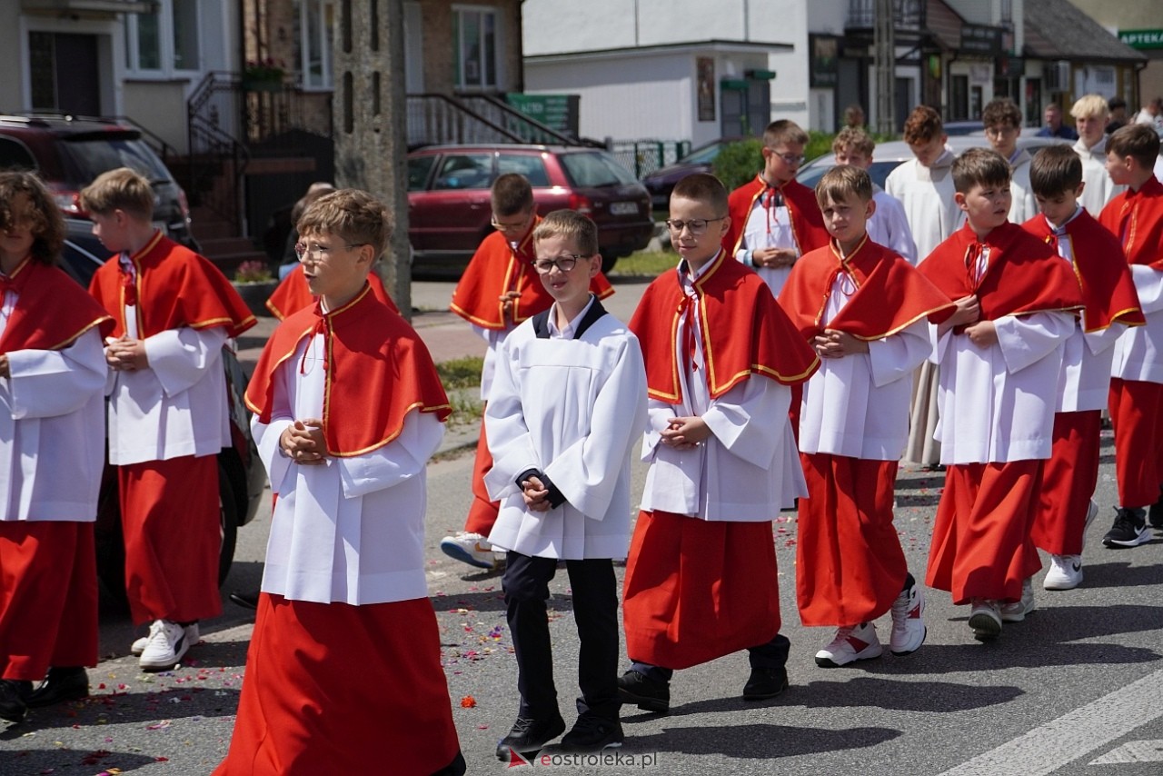 Kurpiowska procesja Bożego Ciała w Myszyńcu [19.06.2025] - zdjęcie #95 - eOstroleka.pl