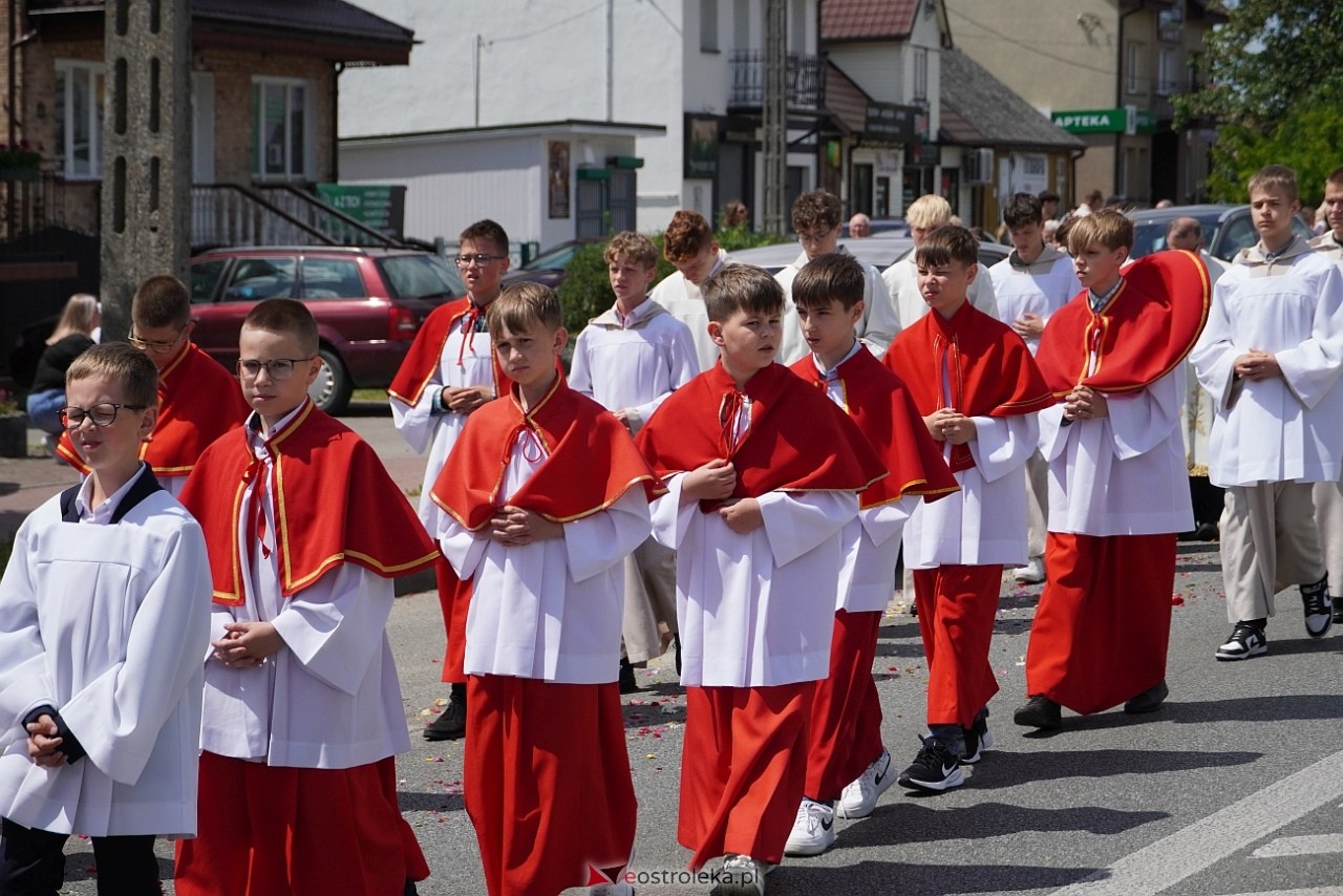 Kurpiowska procesja Bożego Ciała w Myszyńcu [19.06.2025] - zdjęcie #94 - eOstroleka.pl