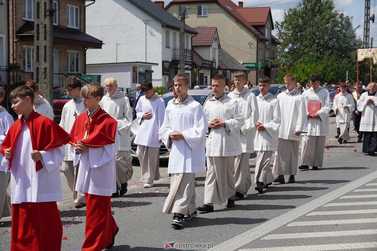 Kurpiowska procesja Bożego Ciała w Myszyńcu [19.06.2025] - zdjęcie #90 - eOstroleka.pl