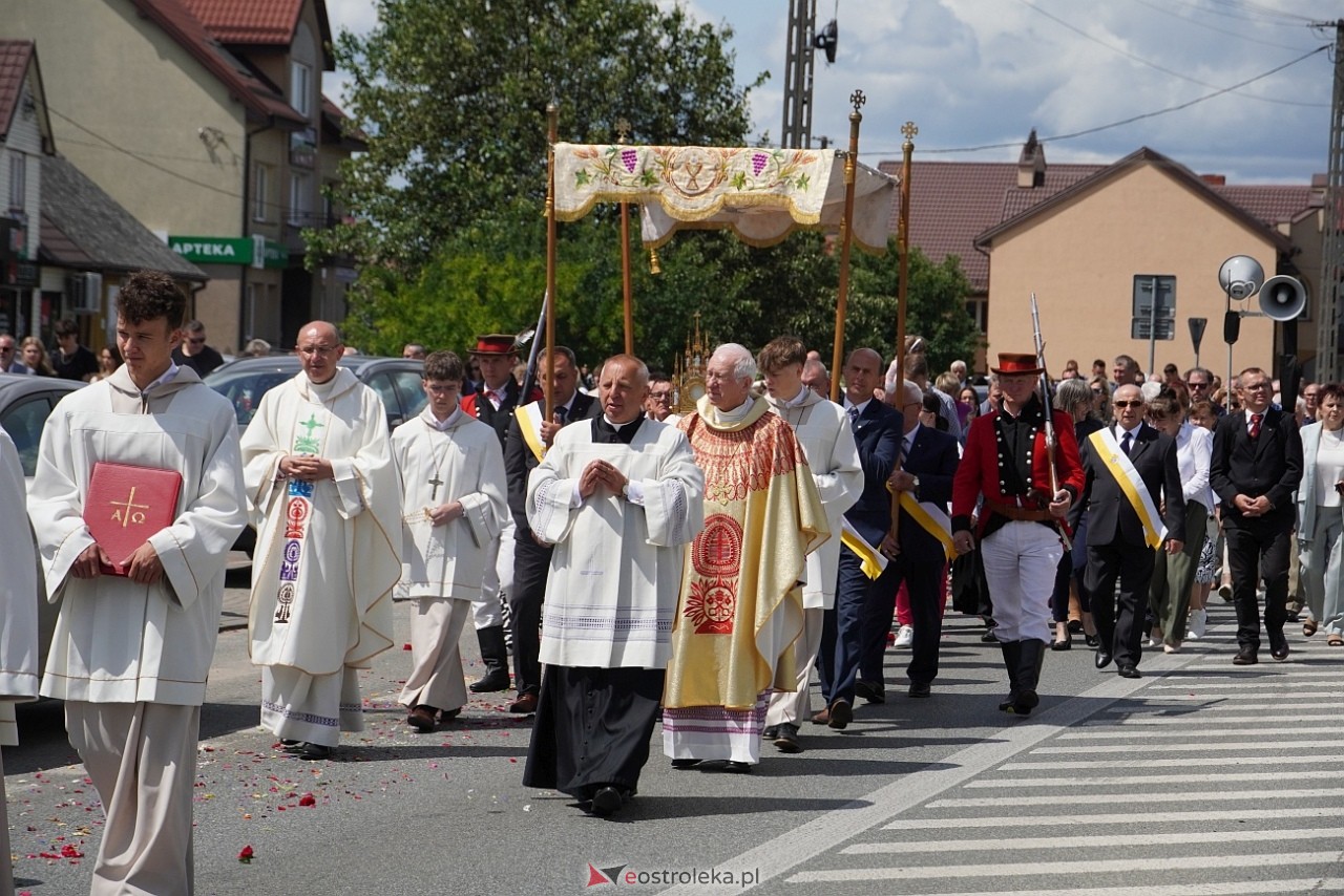 Kurpiowska procesja Bożego Ciała w Myszyńcu [19.06.2025] - zdjęcie #88 - eOstroleka.pl