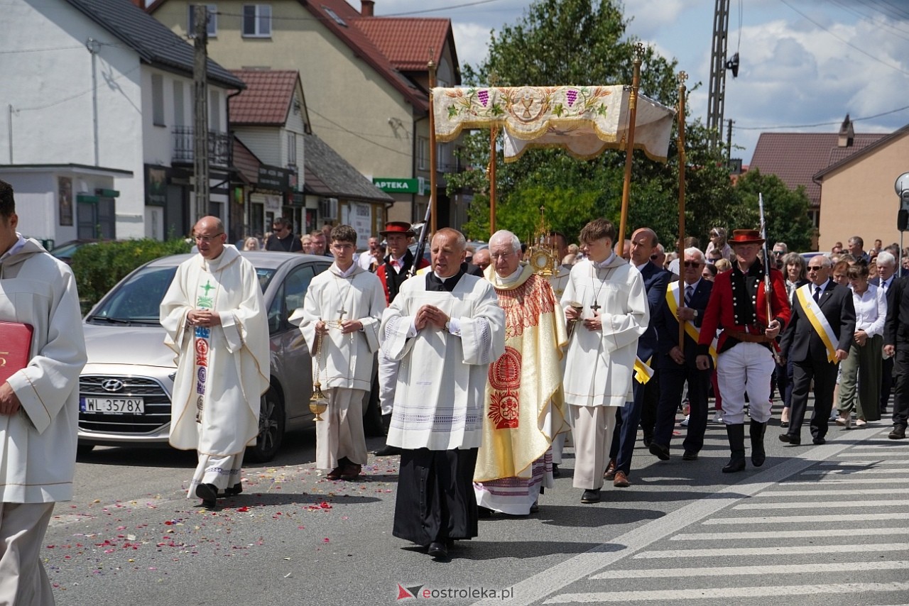 Kurpiowska procesja Bożego Ciała w Myszyńcu [19.06.2025] - zdjęcie #84 - eOstroleka.pl