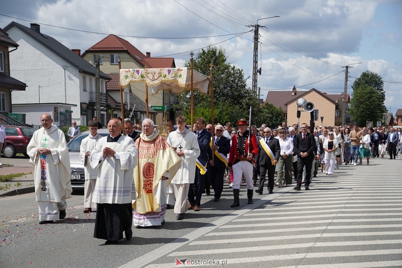 Kurpiowska procesja Bożego Ciała w Myszyńcu [19.06.2025] - zdjęcie #82 - eOstroleka.pl
