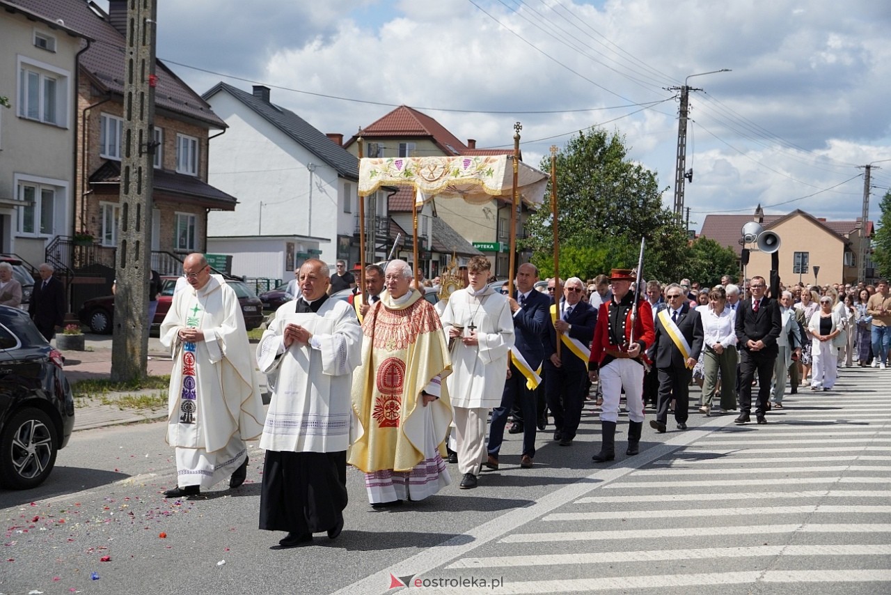 Kurpiowska procesja Bożego Ciała w Myszyńcu [19.06.2025] - zdjęcie #81 - eOstroleka.pl