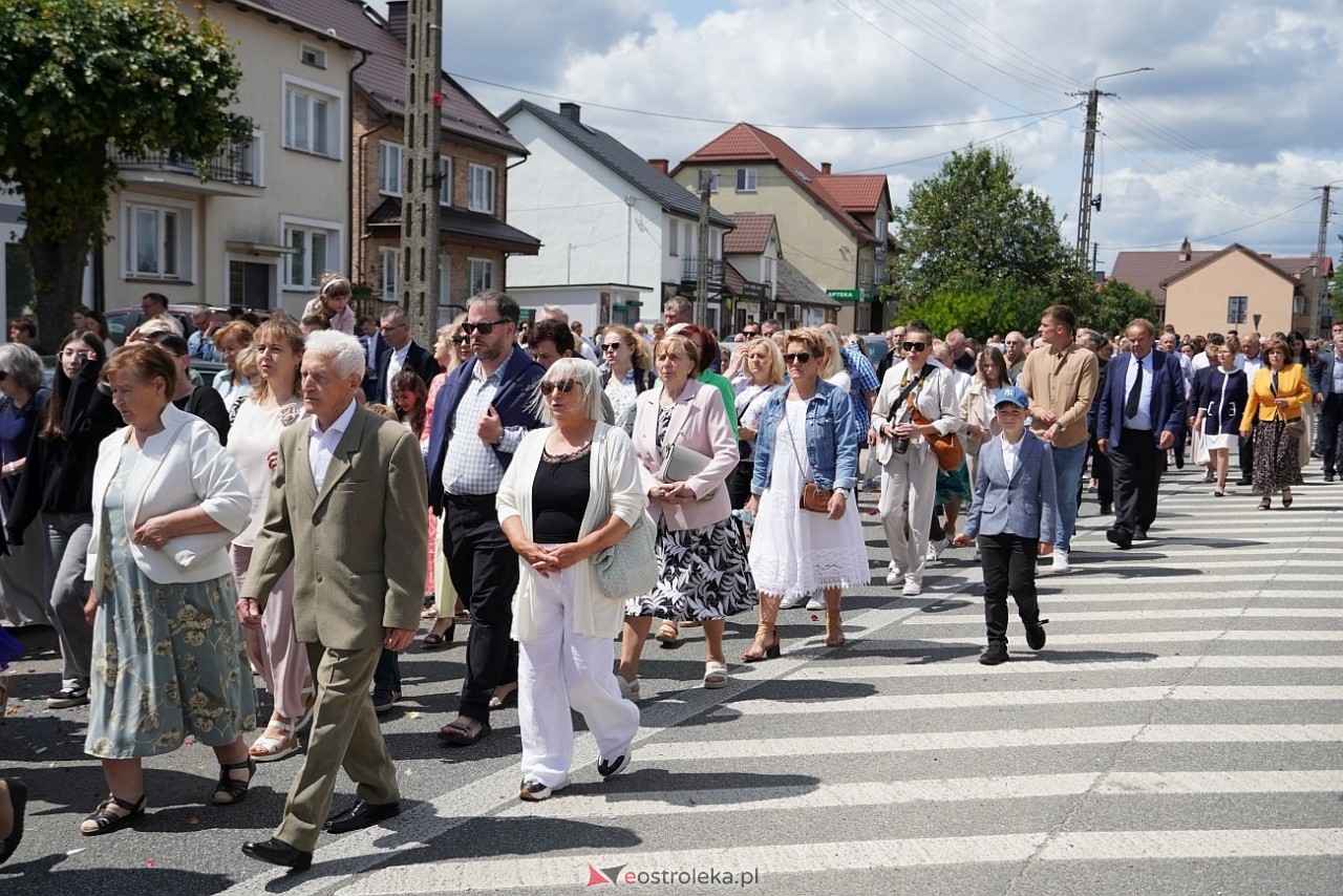 Kurpiowska procesja Bożego Ciała w Myszyńcu [19.06.2025] - zdjęcie #67 - eOstroleka.pl